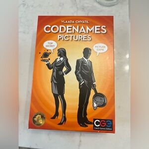 Codenames Pictures game